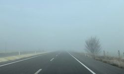 Yoğun sis, Afyon bağlantı yolu trafiğe kapattı!