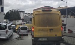 Bilecik’te kargo araçları trafiği kilitliyor