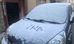 Eskişehir'de araçlar beyaza büründü