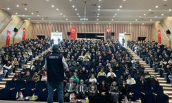 Eskişehir’de ebeveynler için kritik ders: Sanal zorbalığa geçit yok!