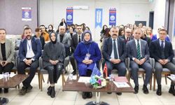 Genç kadınlar siber tehditlere karşı bilinçlendirildi