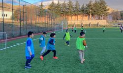 Küçük kramponlar azimle çalışıyor