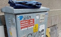 Eskişehir’de pano üzerine bırakılanlar merak uyandırdı!