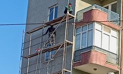 Eskişehir’de dış cephe tadilatında can güvenliği hiçe sayıldı!