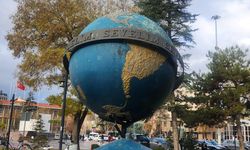 Eskişehir'de Yunus Emre küresi ziyaretçilerin odak noktası haline geldi