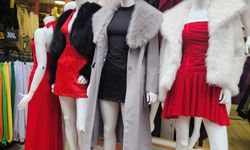 Eskişehir’de yılbaşı alışverişlerinin rengi yine kırmızı!