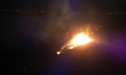 Afyon’da göl sazlıkları alev alev yandı