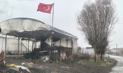 Afyon'da şiddetli fırtına hayatı olumsuz etkiledi!