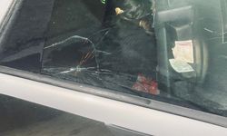 Eskişehir'de buz sarkıtı araç camına saplandı!