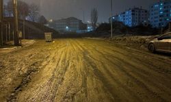 Eskişehir'deki sokak bataklığa döndü, yetkililerden çözüm bekleniyor