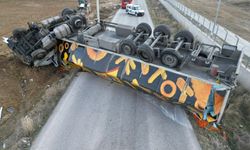 Afyon'da yolunda tır kazası: Ulaşım 2 saat kesildi!