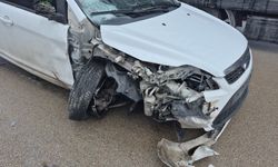 Eskişehir'de kaygan yolda kaza!