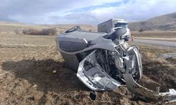 Afyon'da tırla çarpışan otomobilde 5 kişi yaralandı!