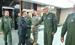 Vali Aksoy’dan Muharip Hava Kuvveti Komutanlığı’na veda ziyareti