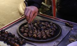 Eskişehir'de yeni yılı eksi 7 dereceyle tezgahında karşıladı!