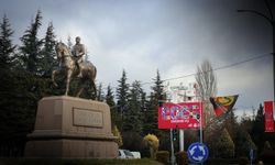 Eskişehirlilerin dikkatini çeken afiş: Tüm kenti donattılar!