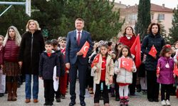 Bilecik’te ikinci dönem ilk dersi bayrak temasıyla yapıldı