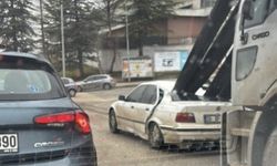 Eskişehir’de korkunç kaza: Demirler araca saplandı!