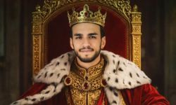 Kral yeniden Yenikent’te