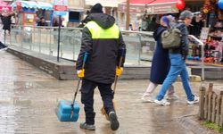 Eskişehir'in kalbinde gün boyu temizlik: Ekipler sahada!