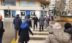 Eskişehir’de kuralsızlık hem sürücüyü hem yayayı tehdit ediyor!