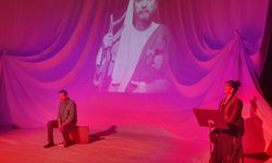 Anadolu Üniversitesi Tiyatro Anadolu'dan beğeni toplayan oyun!