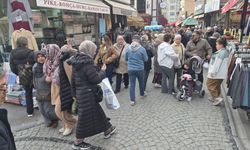 Bayram öncesi Eskişehir çarşısında insan seli!