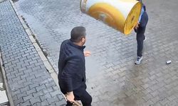 Arefe günü kabusu: Tekel bayisinde şok kavga!