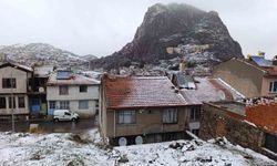 Afyon'da bayramın ikinci günü kar yağışı!
