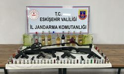 Eskişehir'de ekiplerden eve baskın: Kaçak ürünler yakalandı!