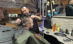 Bayram tıraşı son güne kaldı, kuaförde ilginç karşılama