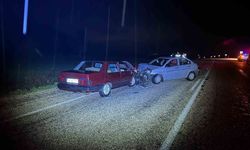 Bilecik'te iki otomobil çarpıştı!