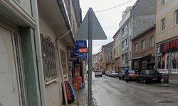 Eskişehir'de kaldırımda levha engeli!