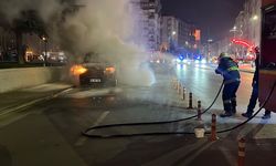 Eskişehir'de panik dolu gece: Minibüs cayır cayır yandı