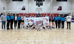 Kadınlar turnuvada ter döktü