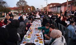 Tepebaşı’nda 2 bin vatandaş sokak iftarında buluştu