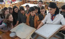 Atık kağıtlar öğrencilerle yeniden hayat buldu