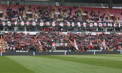 Afyon maçında Eskişehirspor taraftarından tribün şov