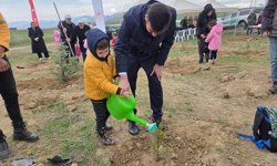 Sandıklı’da 200 fidan toprakla buluştu