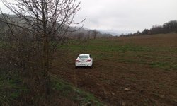 Bilecik'te yağışlı hava kaza getirdi, tarlaya uçtu!