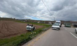 Eskişehir'de takla atan araç tarlaya uçtu!