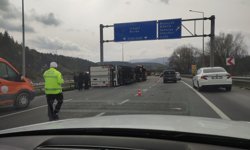 Bozüyük çevre yolunu trafiğe kapatan kaza!