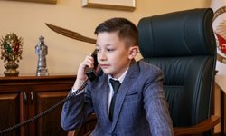 Bilecik Valisi makamını minik Yiğit’e devredildi