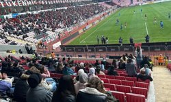 Eskişehirspor maçında minik taraftarlardan coşkulu destek