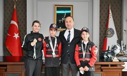 Başarılı taekwondocuları ağırladı