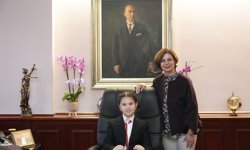 Başkan Ünlüce, koltuğunu Ece Akkan’a devretti