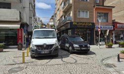 Eskişehir'de hatalı park trafiği felç etti!