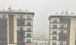 Eskişehir'e Nisan ayında kar yağdı!