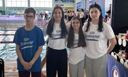 Telekom’un yüzücüleri alkışları topladı