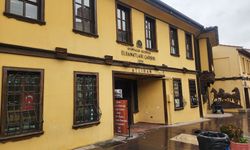 Eskişehir'deki çarşı ziyaretçilerini zamanda yolculuğa çıkarıyor